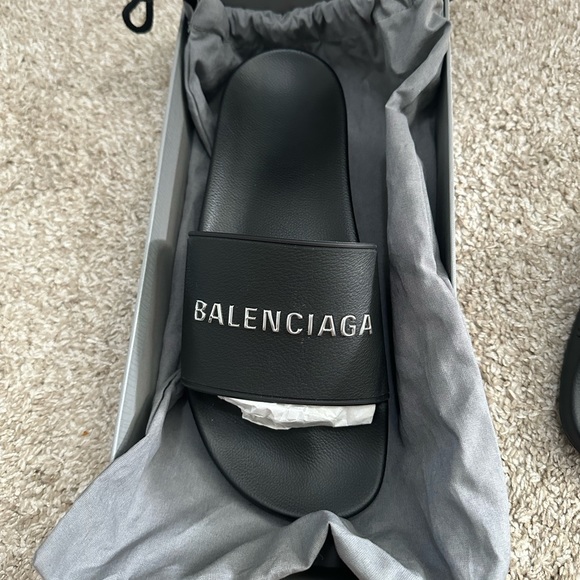 Balenciaga Pool Slide - Chrome Logo - Picture 8 of 9